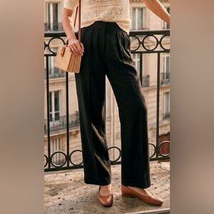 Abercrombie & Fitch Wide-Leg Pleated Linen Trousers. Size XS.